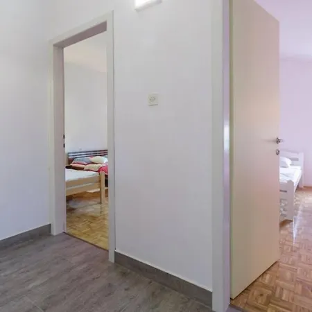 Сasa de vacaciones House In Porec/istrien 40464 Poreč